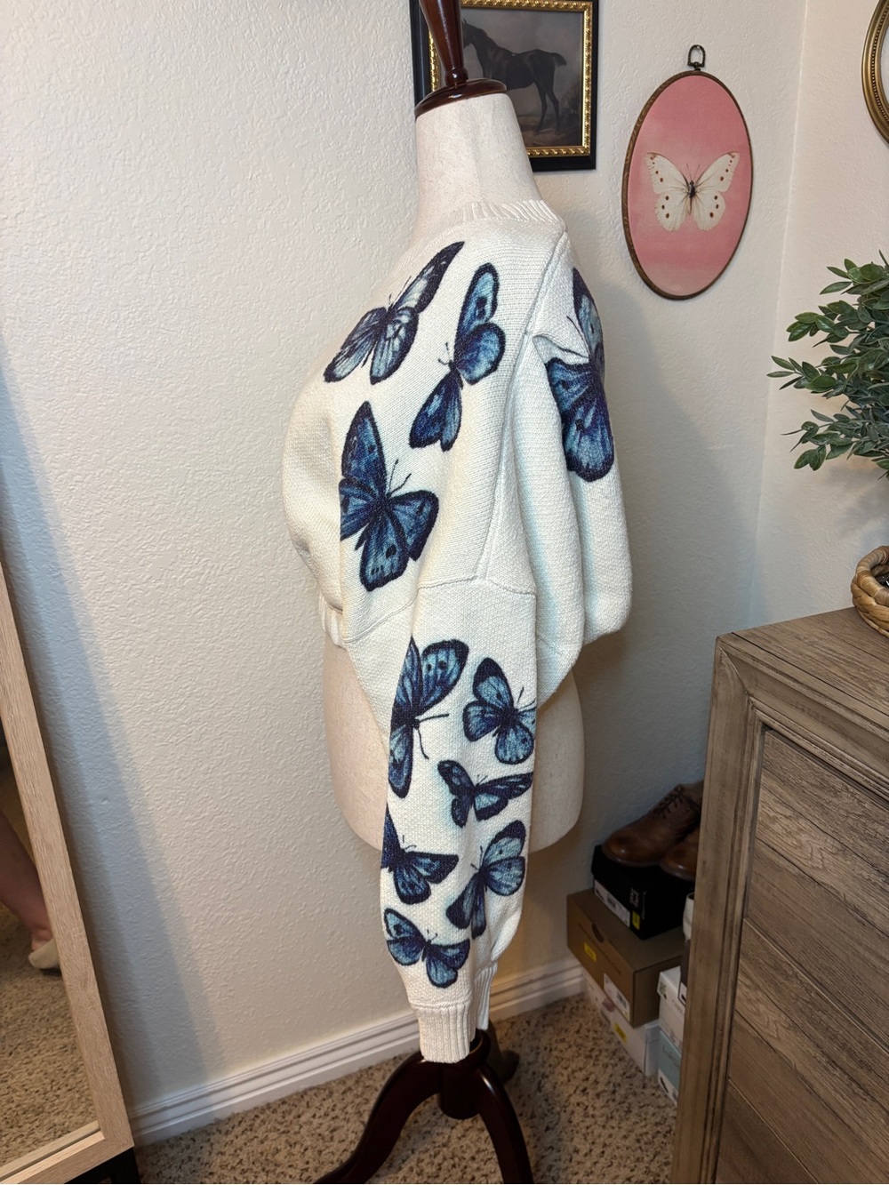 Butterfly Long Sleeve Crew Sweater-Cream with Blue Butterflies-Size Medium - Picture 5 of 13